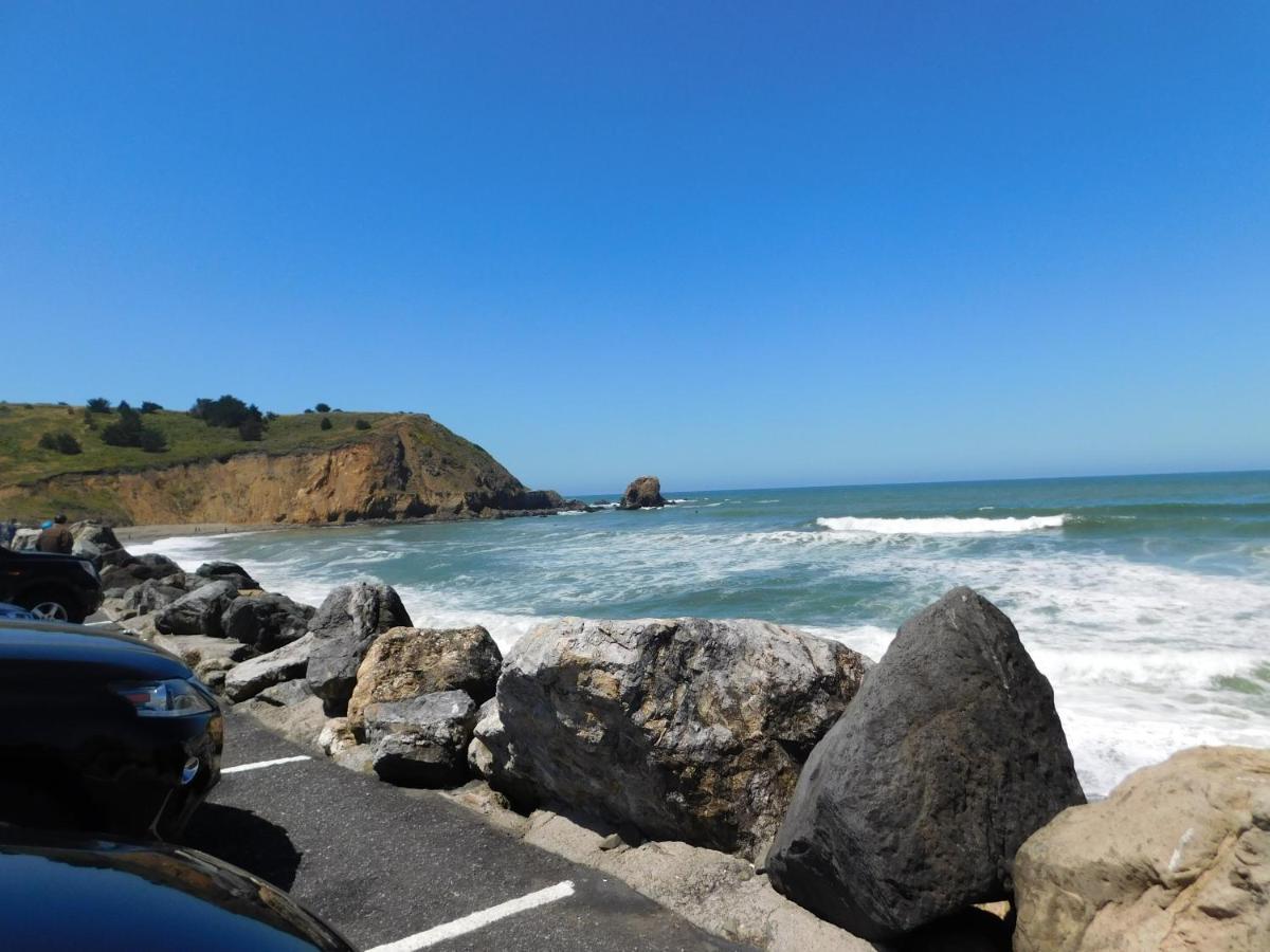 Sea Breeze Motel Pacifica Exterior photo