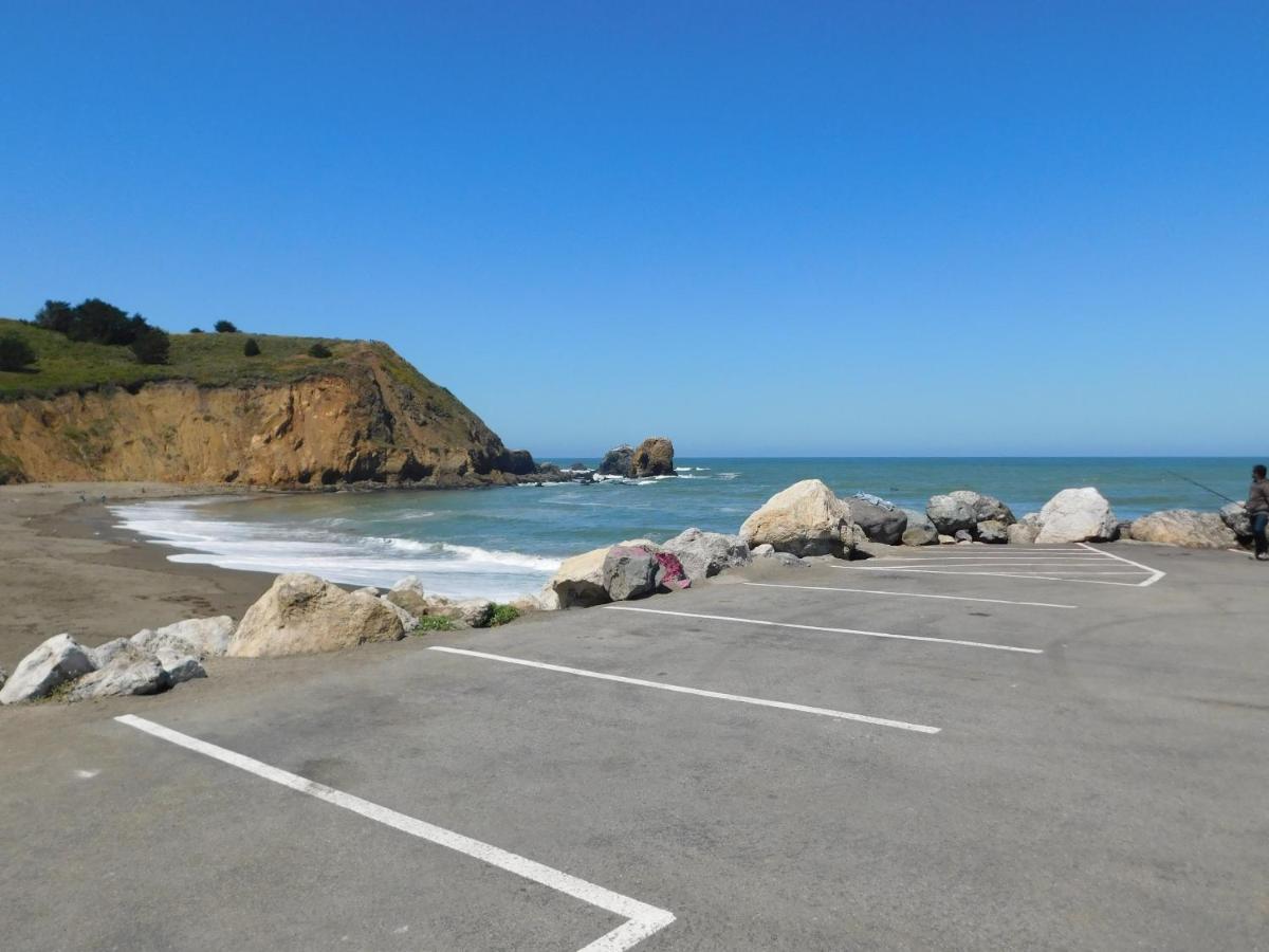 Sea Breeze Motel Pacifica Exterior photo