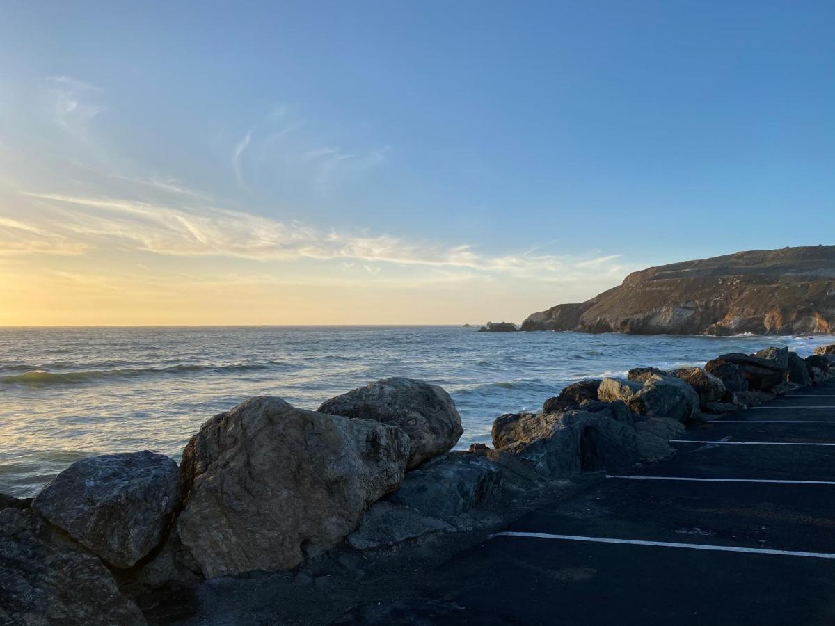 Sea Breeze Motel Pacifica Exterior photo