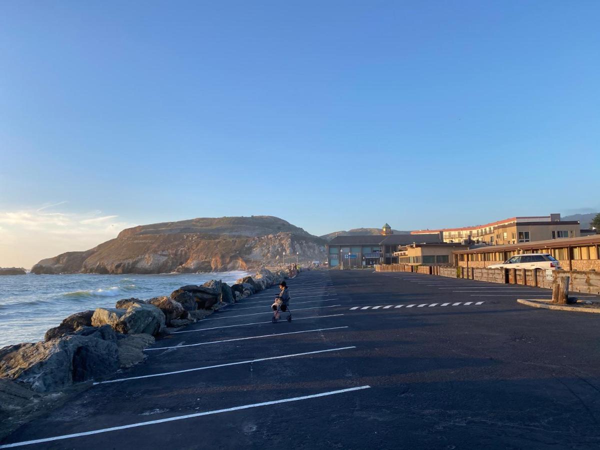 Sea Breeze Motel Pacifica Exterior photo