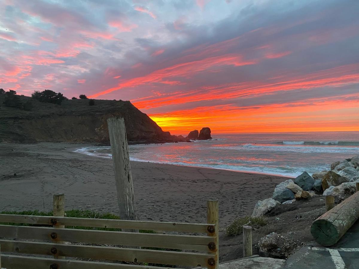 Sea Breeze Motel Pacifica Exterior photo